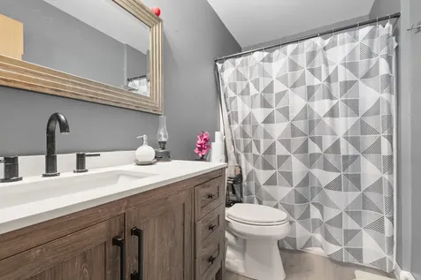 138 Azalea Circle Romeoville IL 60446
