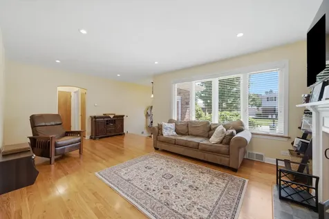 2232 Hawthorne Avenue Westchester IL 60154