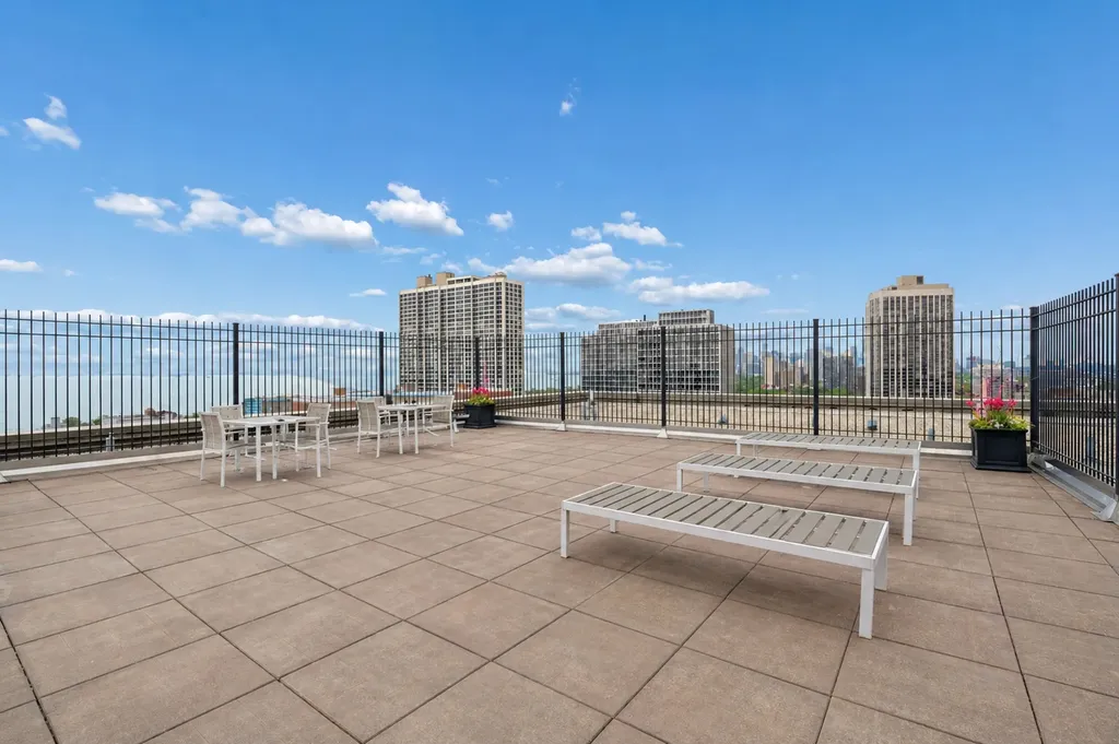 2930 North Sheridan Road Chicago IL 60657