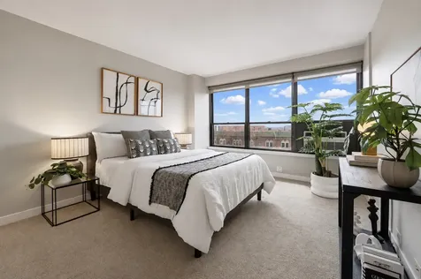 2930 North Sheridan Road Chicago IL 60657