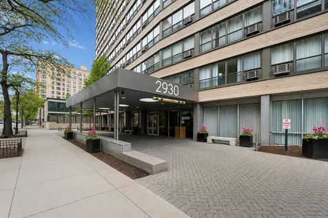 2930 North Sheridan Road Chicago IL 60657