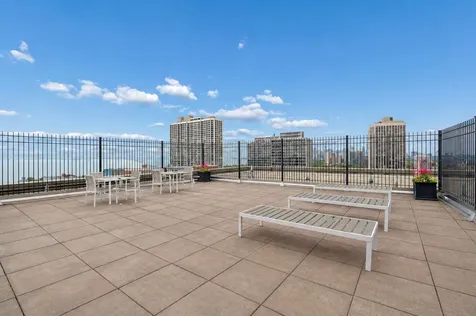 2930 North Sheridan Road Chicago IL 60657