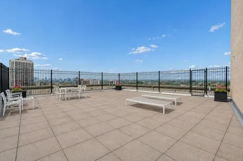 2930 North Sheridan Road Chicago IL 60657