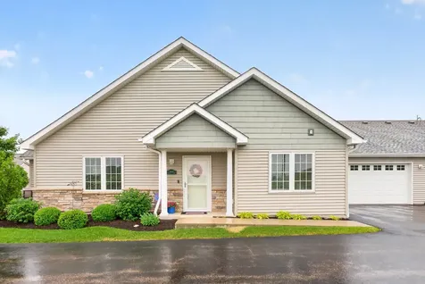 2045 Somerset Lane Sycamore IL 60178