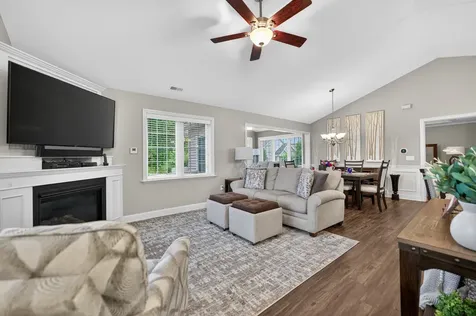 2045 Somerset Lane Sycamore IL 60178