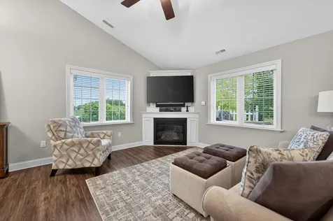 2045 Somerset Lane Sycamore IL 60178