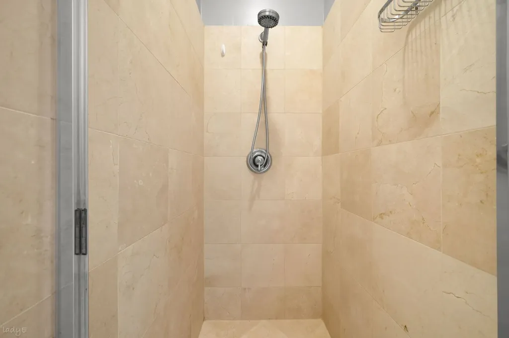 2323 West Montrose Avenue Chicago IL 60618