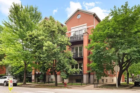 2323 West Montrose Avenue Chicago IL 60618