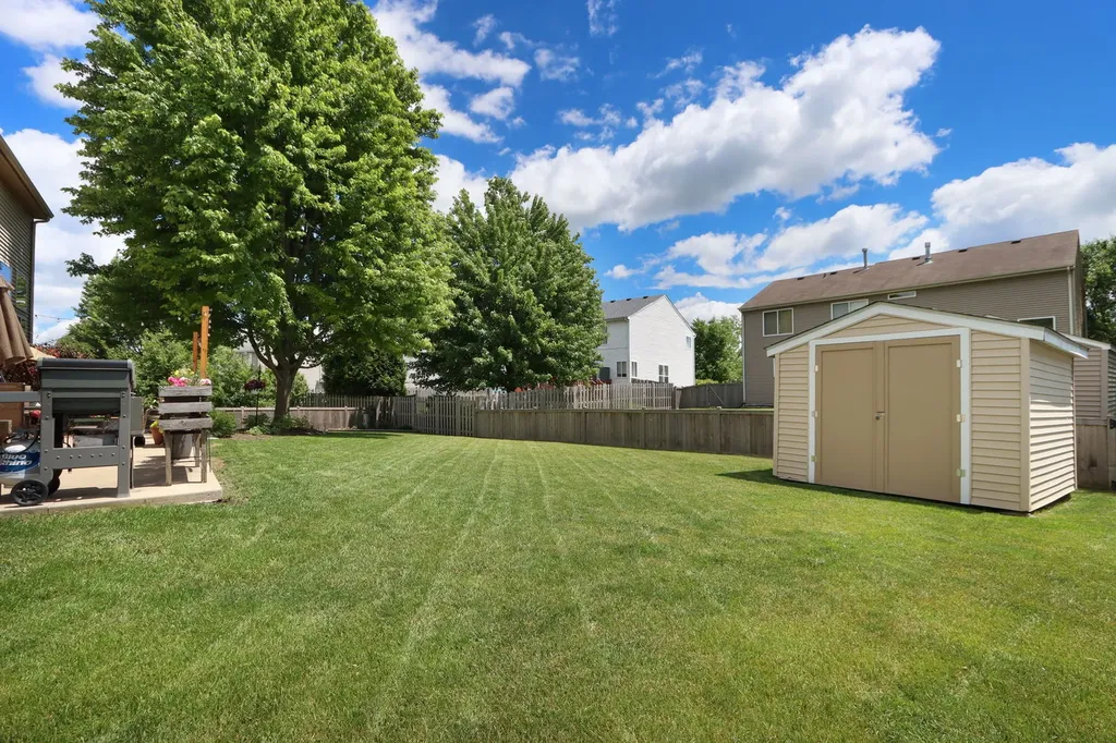 992 Curran Place Antioch IL 60002