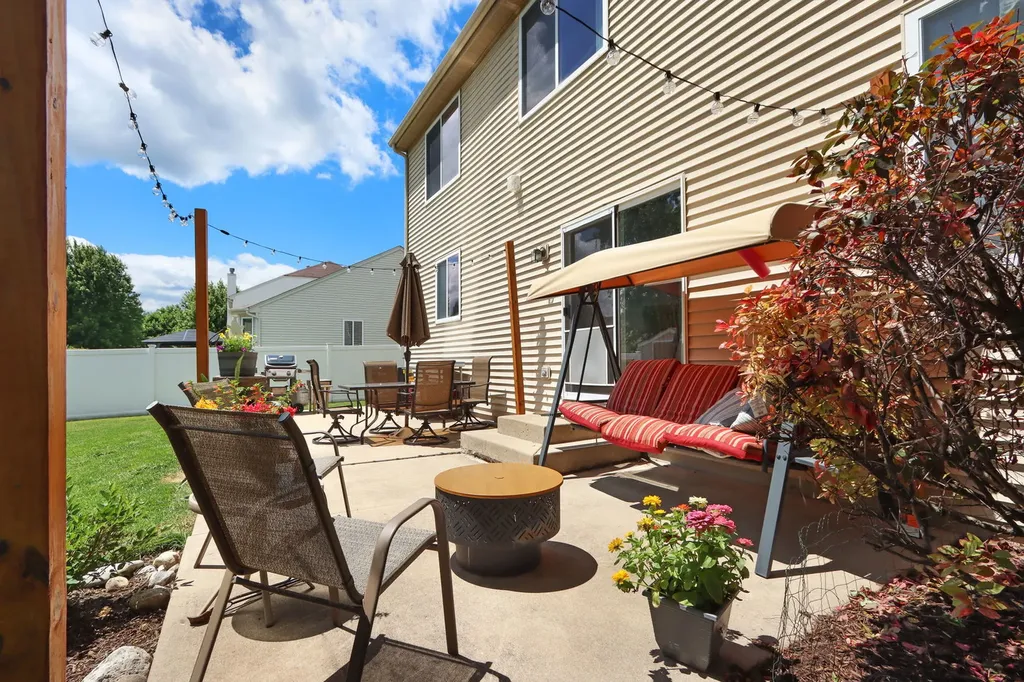 992 Curran Place Antioch IL 60002