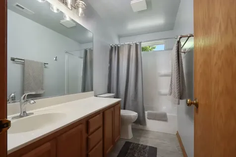 992 Curran Place Antioch IL 60002