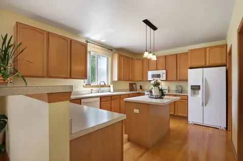 992 Curran Place Antioch IL 60002
