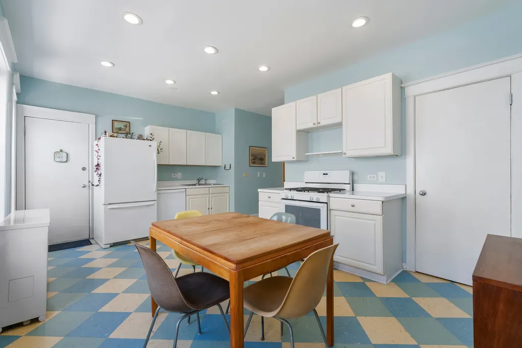 1728 West Leland Avenue Chicago IL 60640