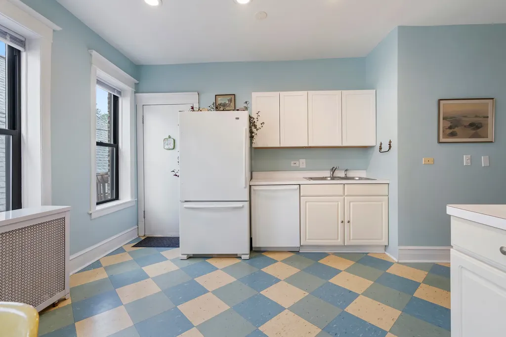 1728 West Leland Avenue Chicago IL 60640