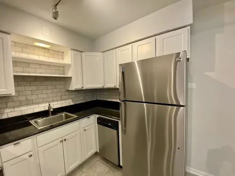526 West Roscoe Street Chicago IL 60657
