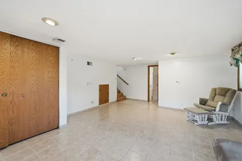 1988 East Touhy Avenue Des Plaines IL 60018