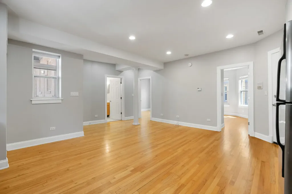 6819 North Lakewood Avenue Chicago IL 60626