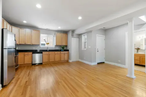 6819 North Lakewood Avenue Chicago IL 60626