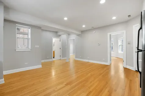 6819 North Lakewood Avenue Chicago IL 60626