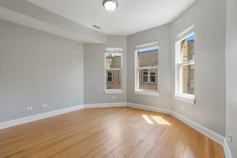 6819 North Lakewood Avenue Chicago IL 60626