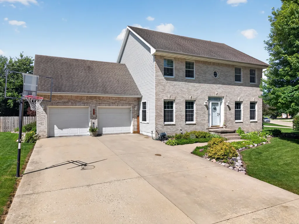 1101 Country Oak Drive Ottawa IL 61350