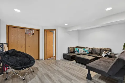 1101 Country Oak Drive Ottawa IL 61350