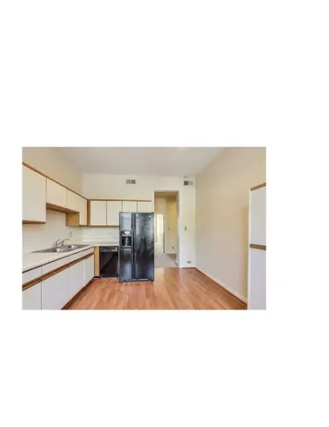 822 West Roscoe Street Chicago IL 60657