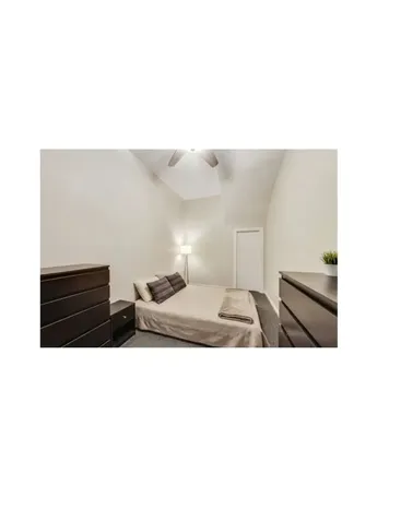 822 West Roscoe Street Chicago IL 60657