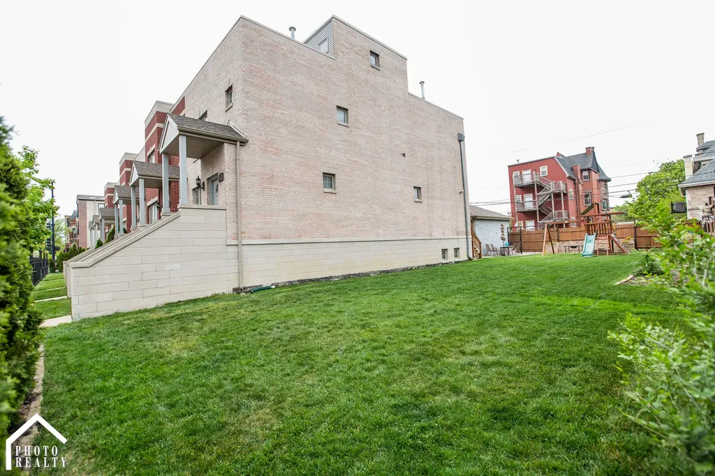 2952 West Warren Boulevard Chicago IL 60612