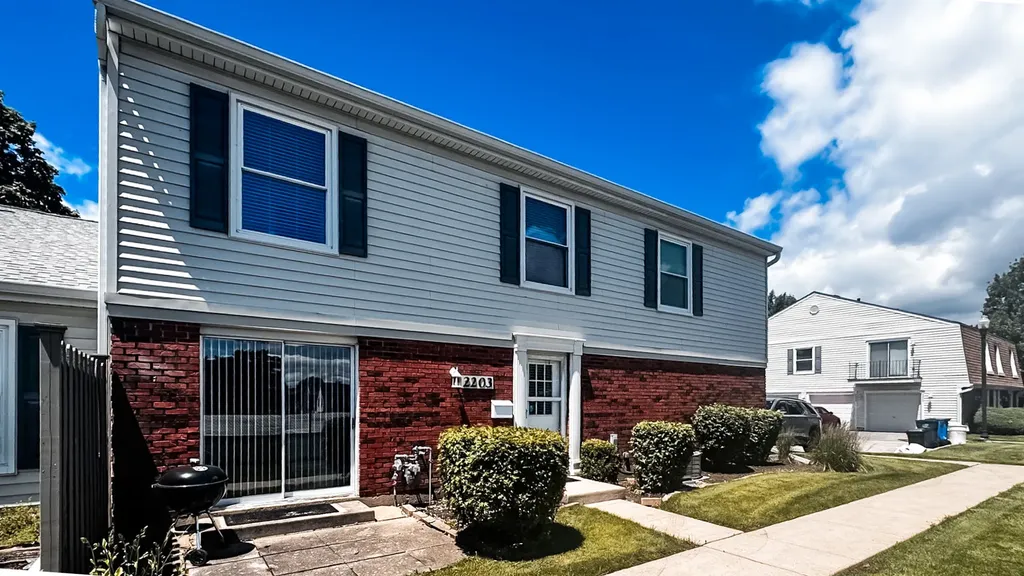 2203 Cardinal Court Schaumburg IL 60194
