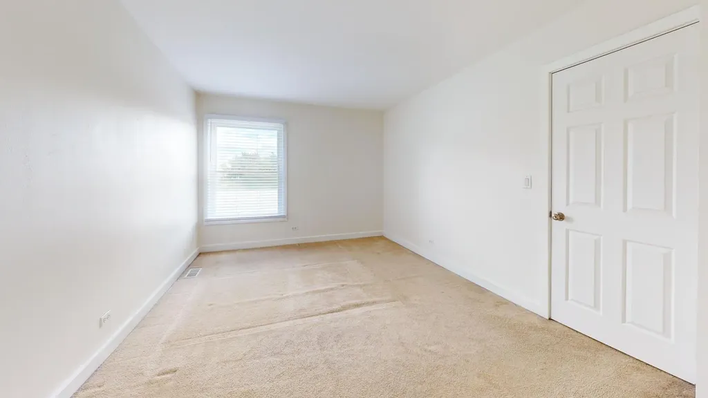 2203 Cardinal Court Schaumburg IL 60194