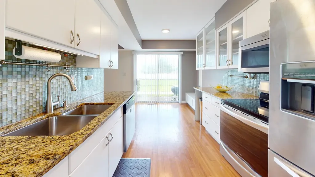 2203 Cardinal Court Schaumburg IL 60194
