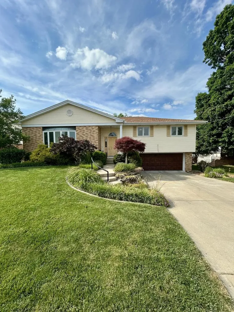 672 West Karen Drive Decatur IL 62526