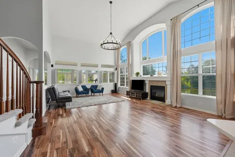 18936 W North Woodale Trail Lake Villa IL 60046