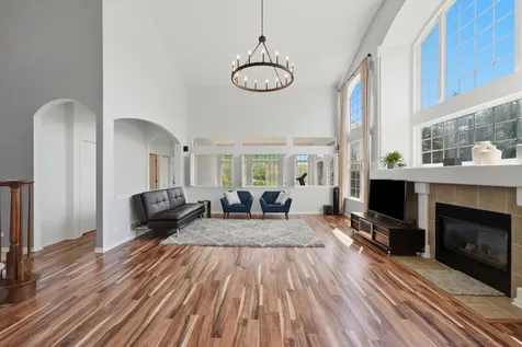 18936 W North Woodale Trail Lake Villa IL 60046