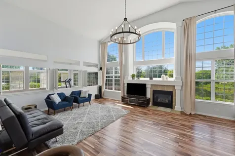18936 W North Woodale Trail Lake Villa IL 60046