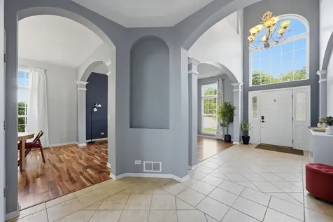 18936 W North Woodale Trail Lake Villa IL 60046