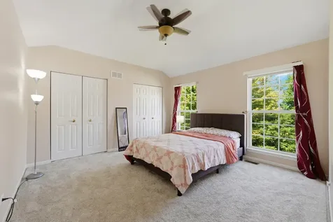 18936 W North Woodale Trail Lake Villa IL 60046