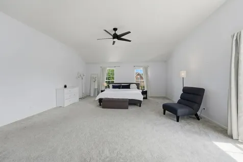18936 W North Woodale Trail Lake Villa IL 60046