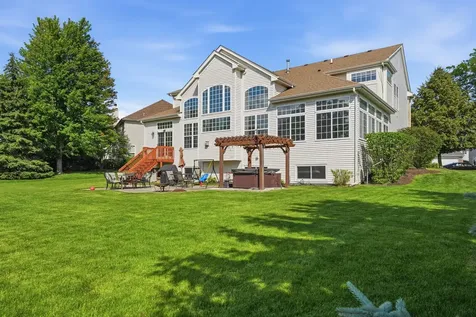 18936 W North Woodale Trail Lake Villa IL 60046