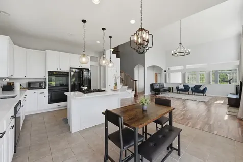 18936 W North Woodale Trail Lake Villa IL 60046