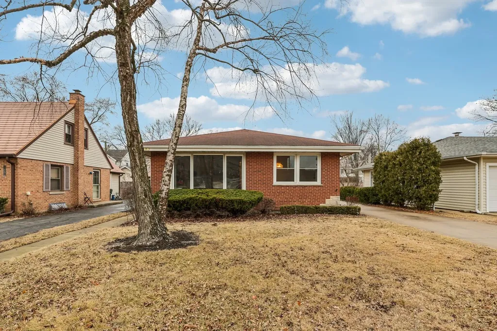 124 Harlem Avenue Glenview IL 60025