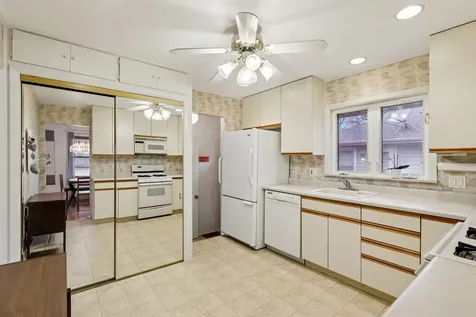 124 Harlem Avenue Glenview IL 60025