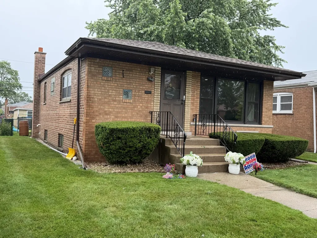 9848 South Muskegon Avenue Chicago IL 60617