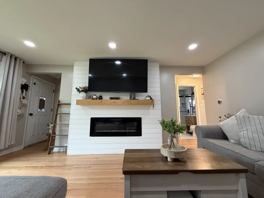 9848 South Muskegon Avenue Chicago IL 60617