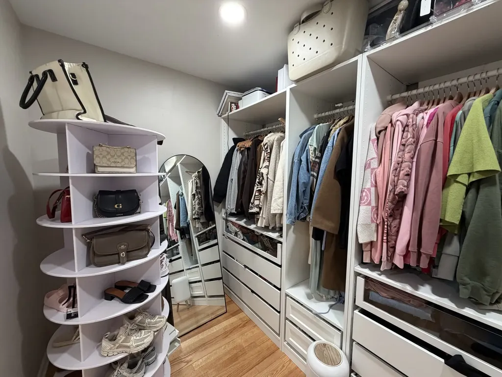 9848 South Muskegon Avenue Chicago IL 60617