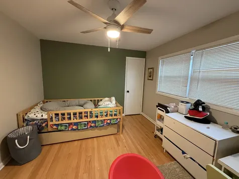 9848 South Muskegon Avenue Chicago IL 60617
