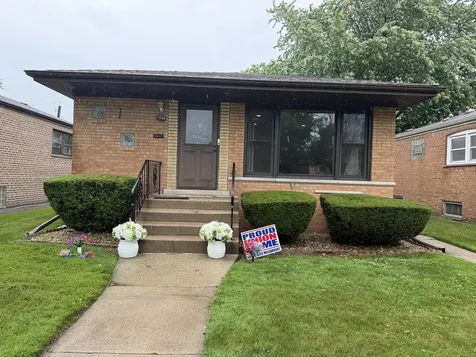 9848 South Muskegon Avenue Chicago IL 60617