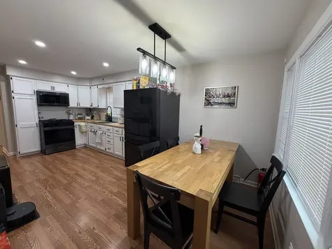 9848 South Muskegon Avenue Chicago IL 60617