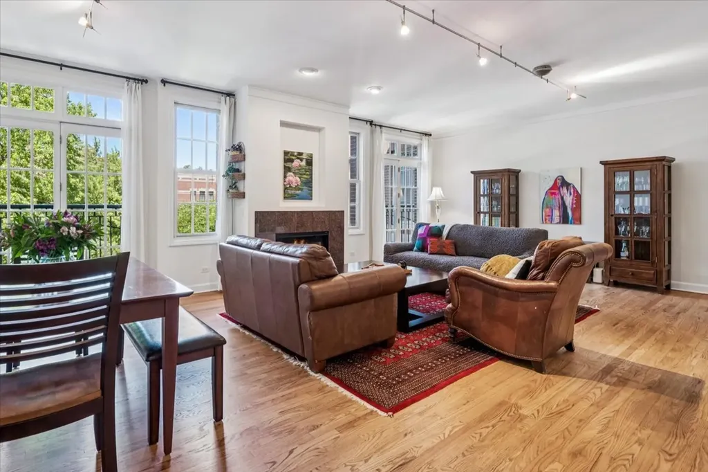 3845 North Ashland Avenue Chicago IL 60613